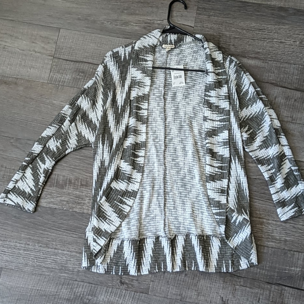 EyeshadowLightweightCardigan